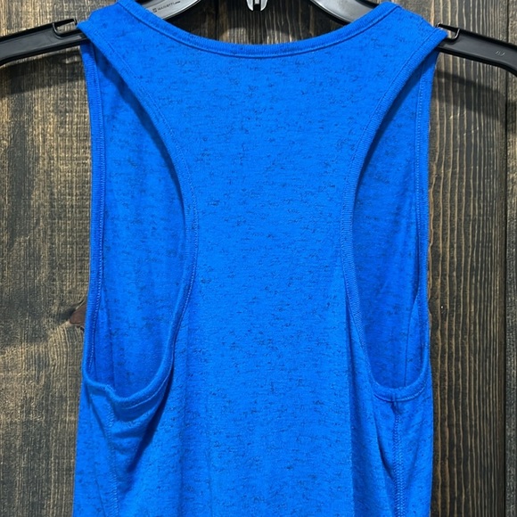 Athleta Racerback Tank Top M Blue Hi Low Hem Heathered Stretch Workout Athletic - Picture 7 of 8